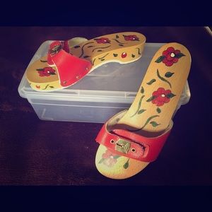 Dr. Scholl’s wooden platform slides